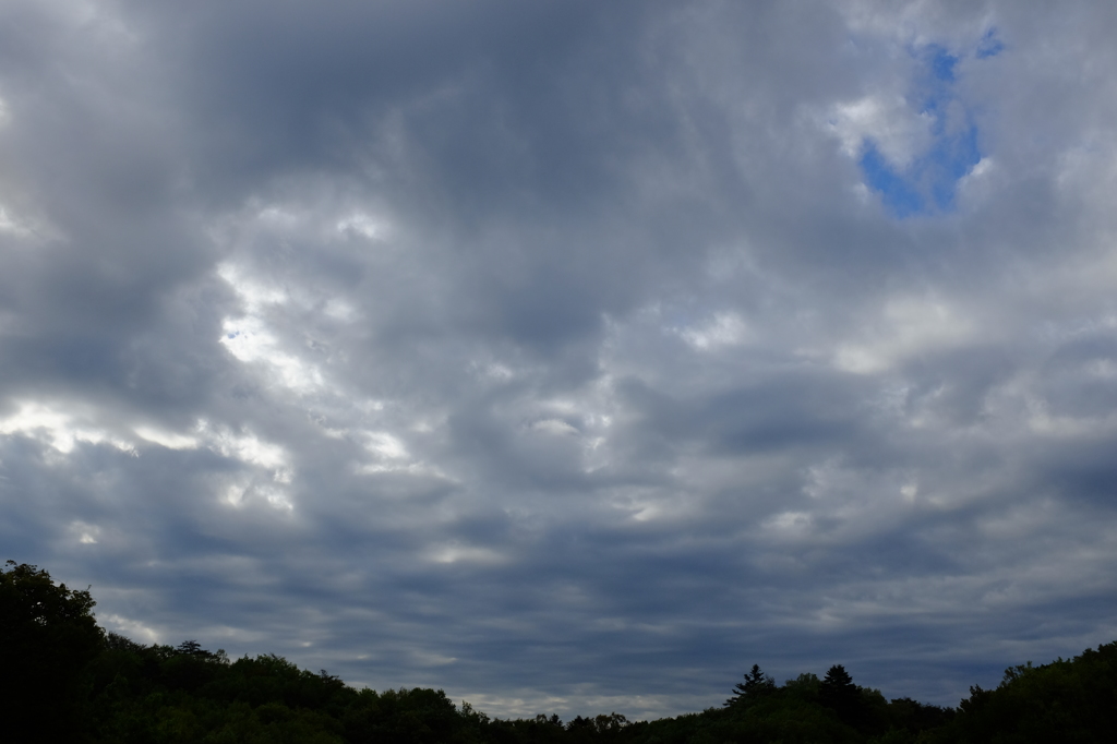 空を覆う雲