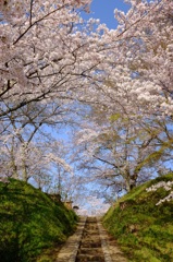 広場へ