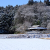 雪化粧の納屋
