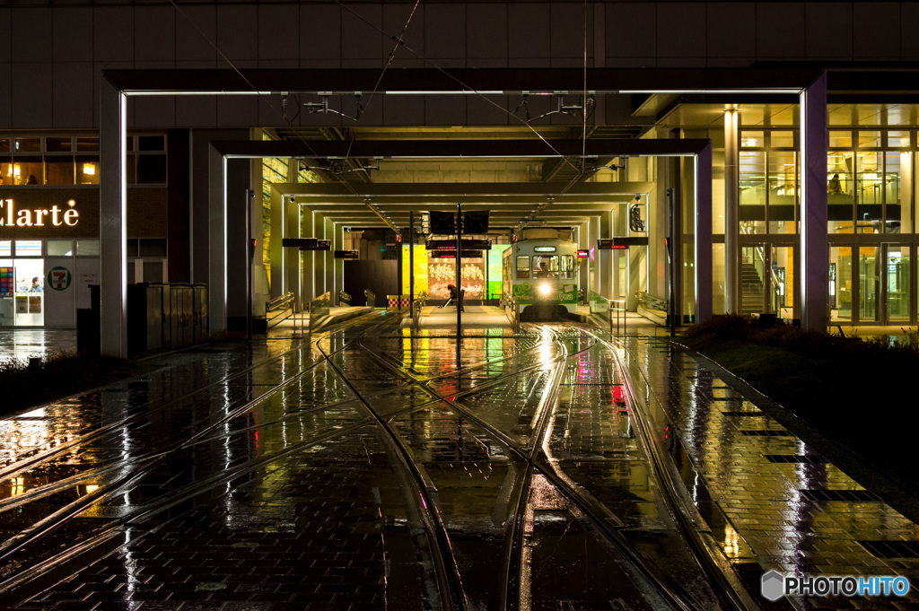 雨の日の富山駅