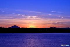 夕暮れの富士山