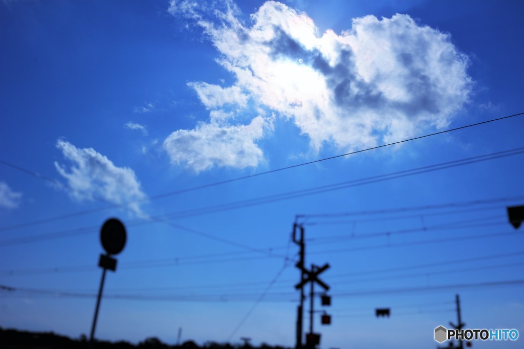 雲と太陽。