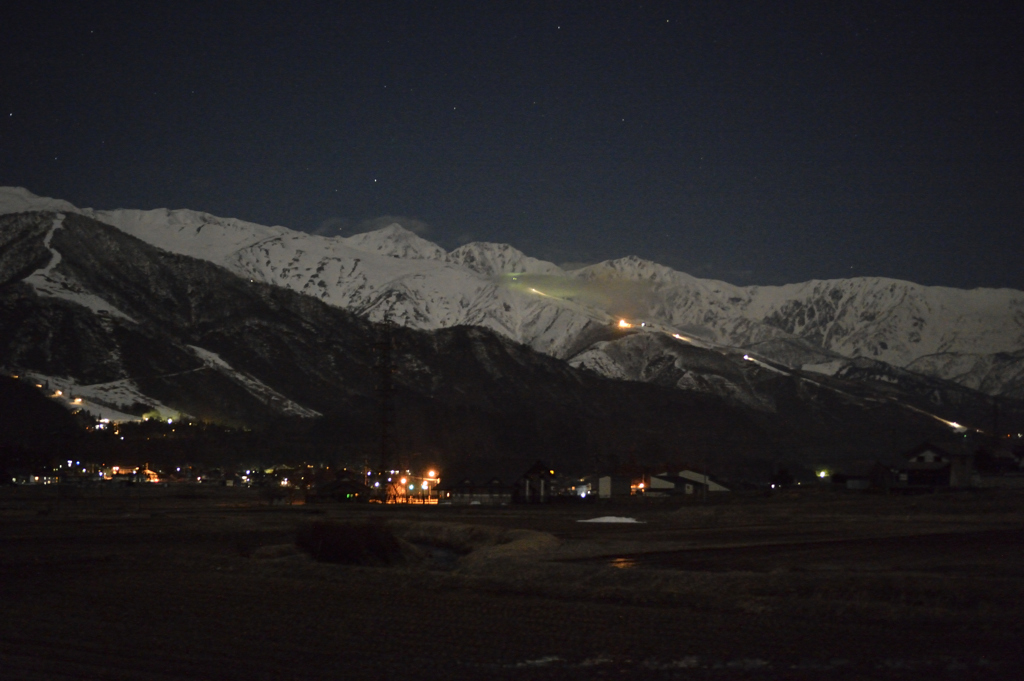 早春の白馬村夜景