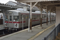 長野電鉄普通列車in湯田中駅