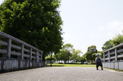 端を渡る