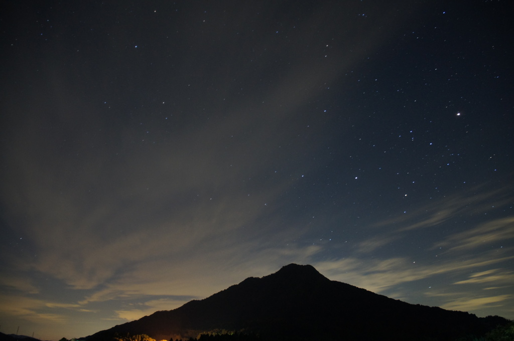 星と雲と山