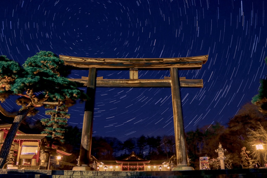 護国神社の夜