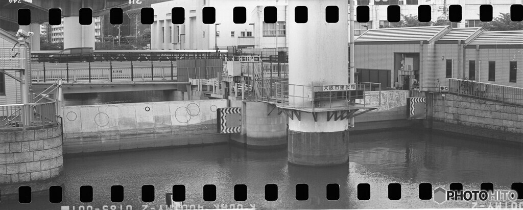 35x90 by 6X9 3　水門