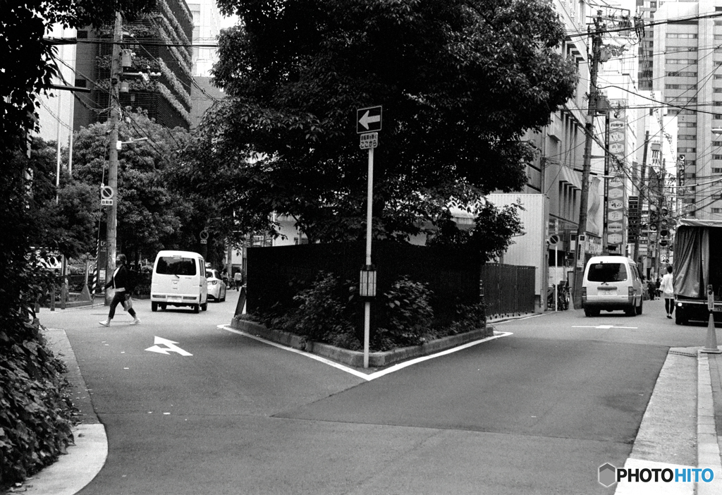 自動車　三叉路
