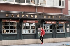 HAMPTON COURT 