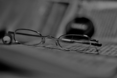 嫌ですねぇ〜老眼鏡