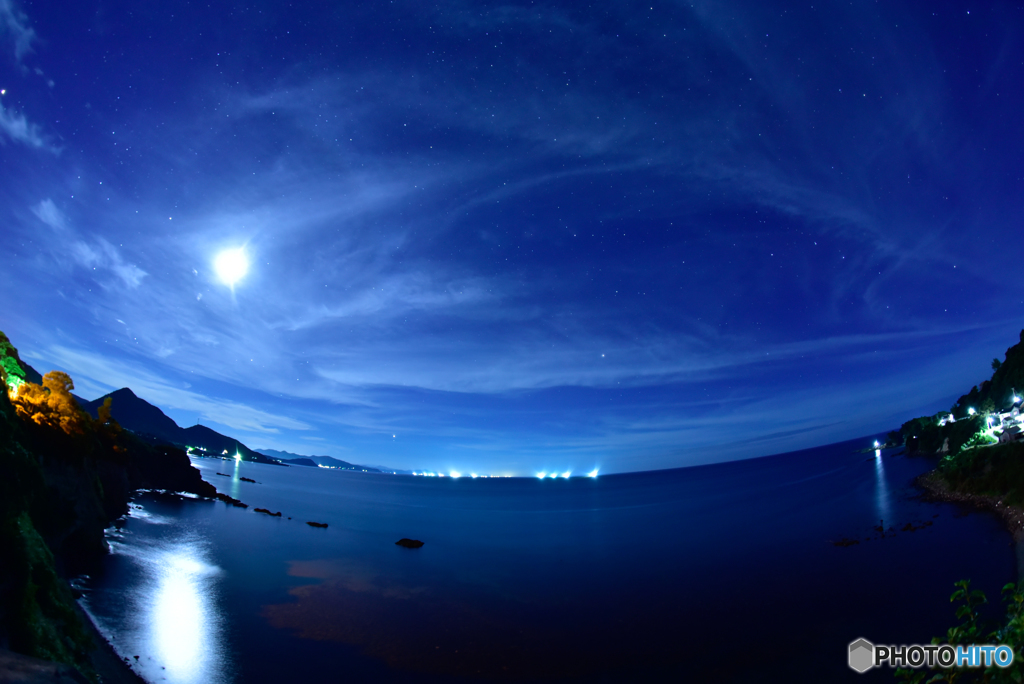 海と夜景