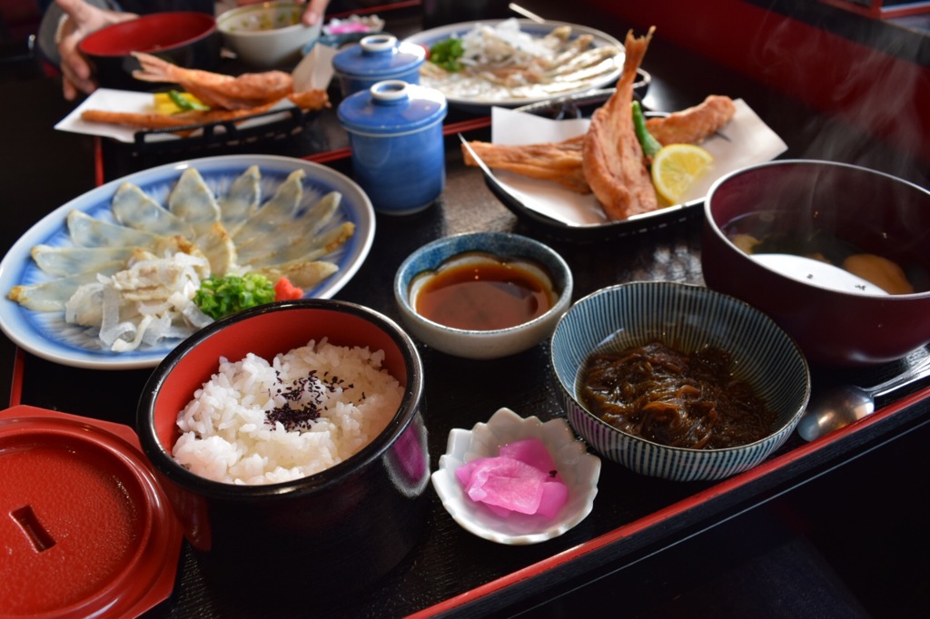 河豚のたたき刺し定食