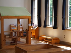 木曽谷最大の西洋建築を復元改修したクラシカルな建物