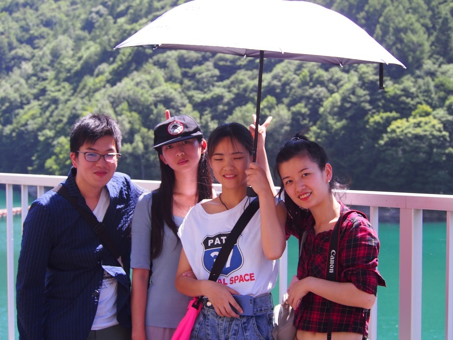 若手スタッフと研修生