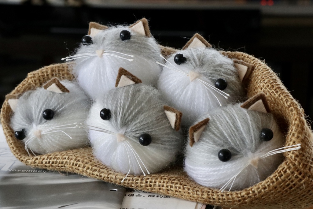 E38F8732-1639-4038-B6A3-CFAE92439176