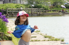 池のほとりで、おちゃらける