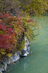 湖畔の紅葉