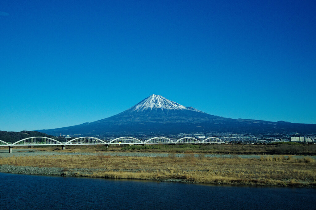 新幹線の車窓から富士山