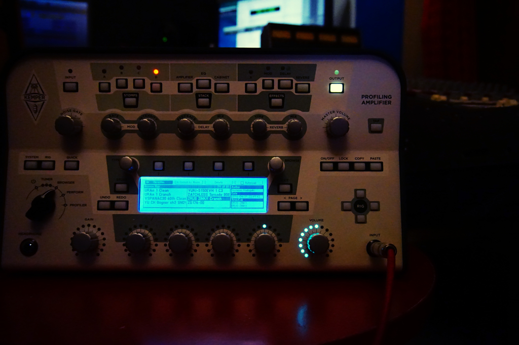 MUSIC LIFE