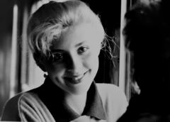 夜行列車はもうすぐ駅に