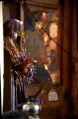 骨董屋の看板娘