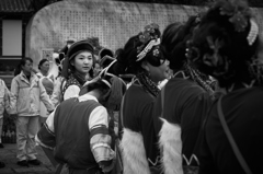 踊りの輪　