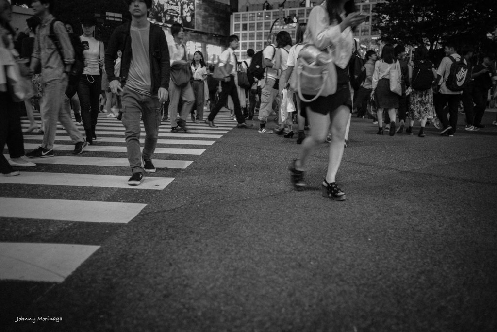 足音が聞こえない交差点