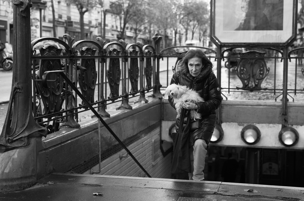 冷蔵庫のような街角