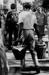 売るため耐える。