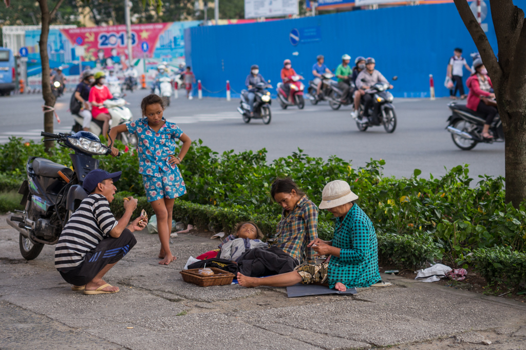 路上人間模様