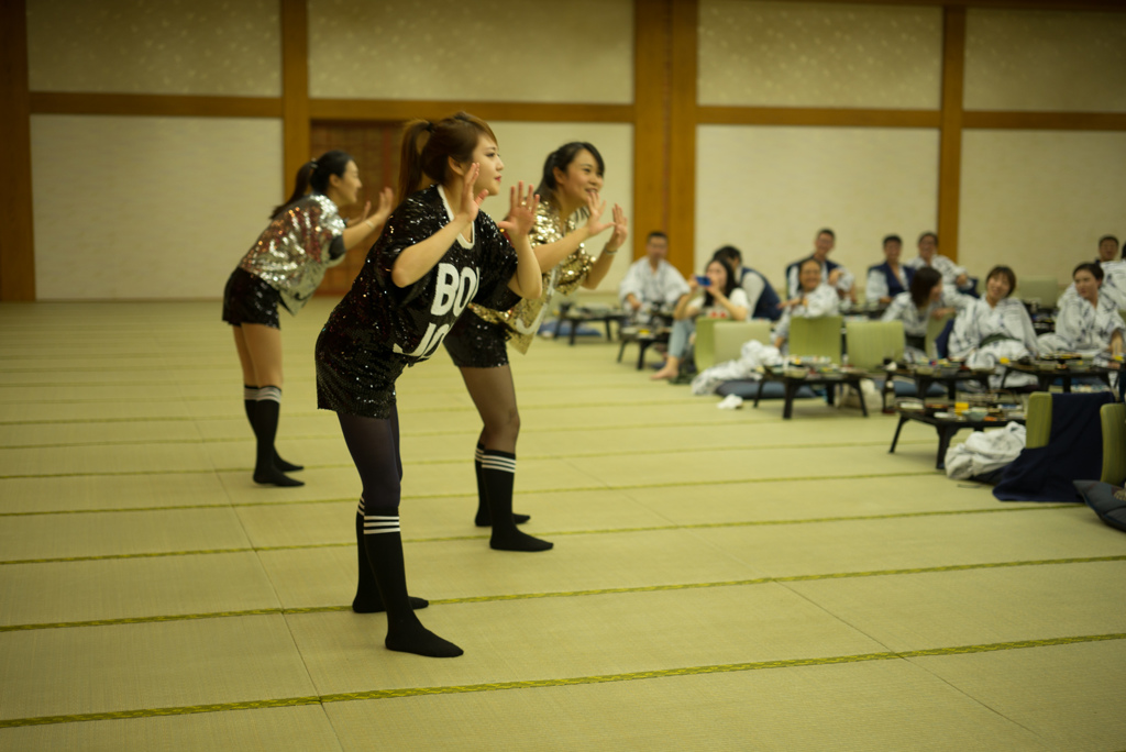 演芸会に舞う