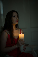 虚ろな冷たい部屋に灯