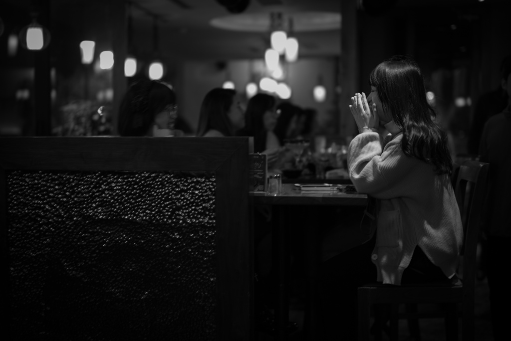 大きな声の内緒話