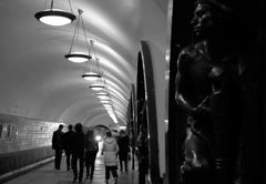 駅は美術館であるべし。