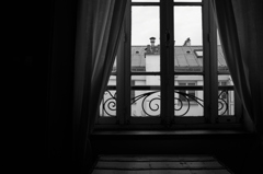 静寂な屋根裏部屋　