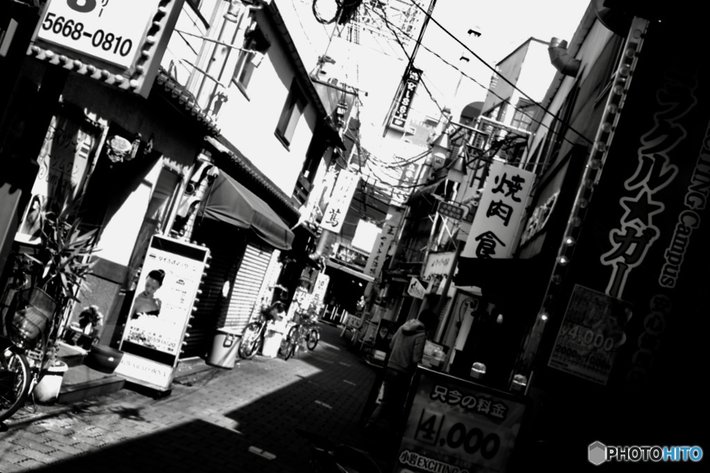 昼、眠る小路