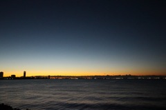 東京湾 夜明け前