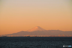 東京湾に浮かぶ富士