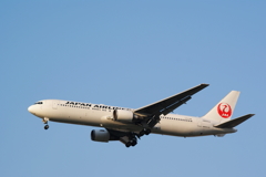 B767