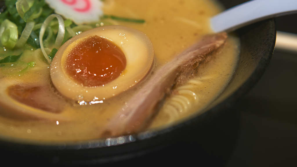 SEL50F18で試し撮りラーメン