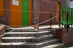 関係者以外立入禁止