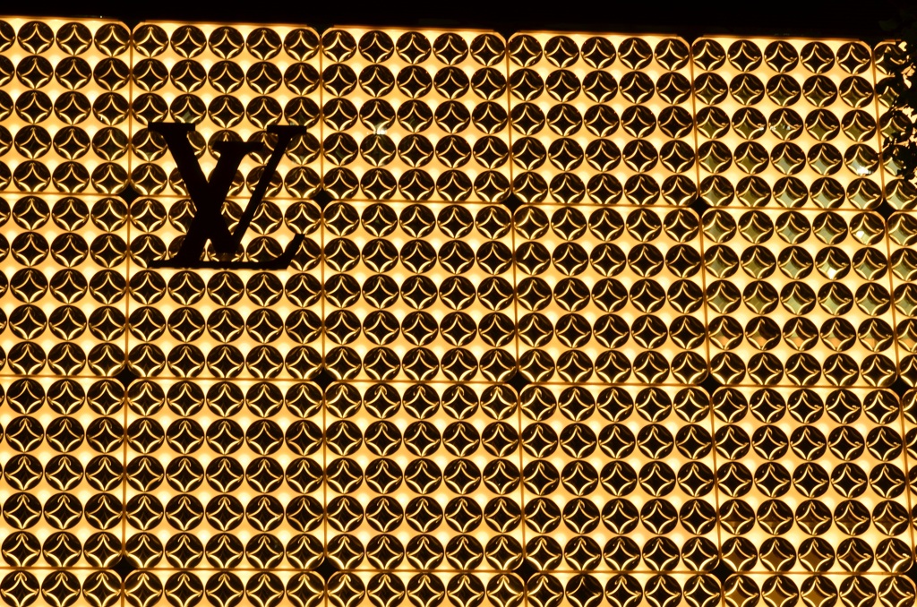 LV