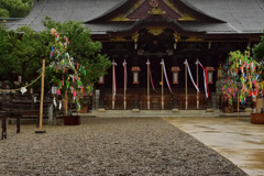 雨の境内