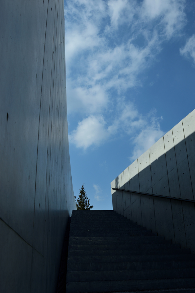 変な建物外観３