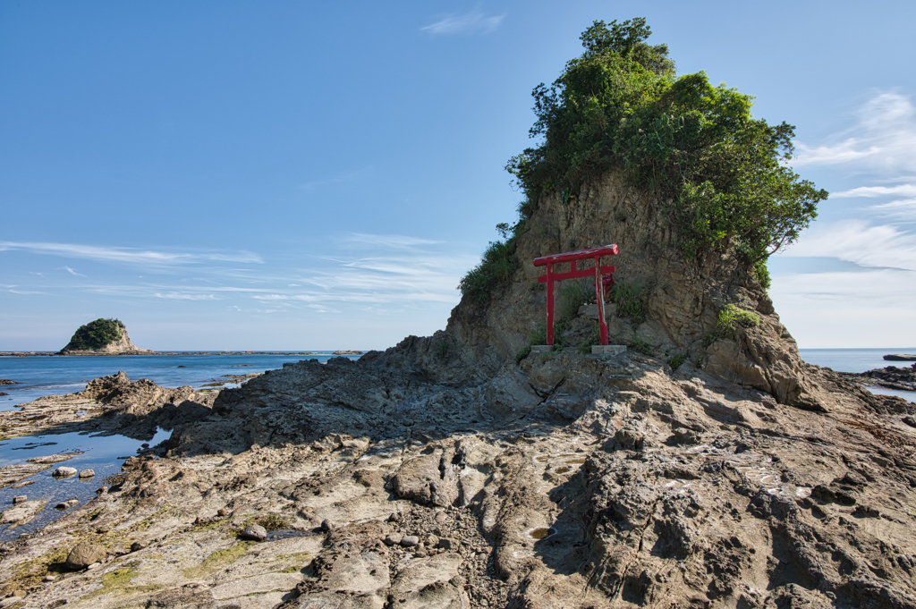 宵待ちの弁天岩