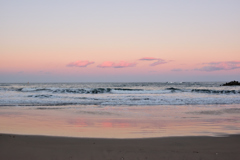 浜辺に写る夕景