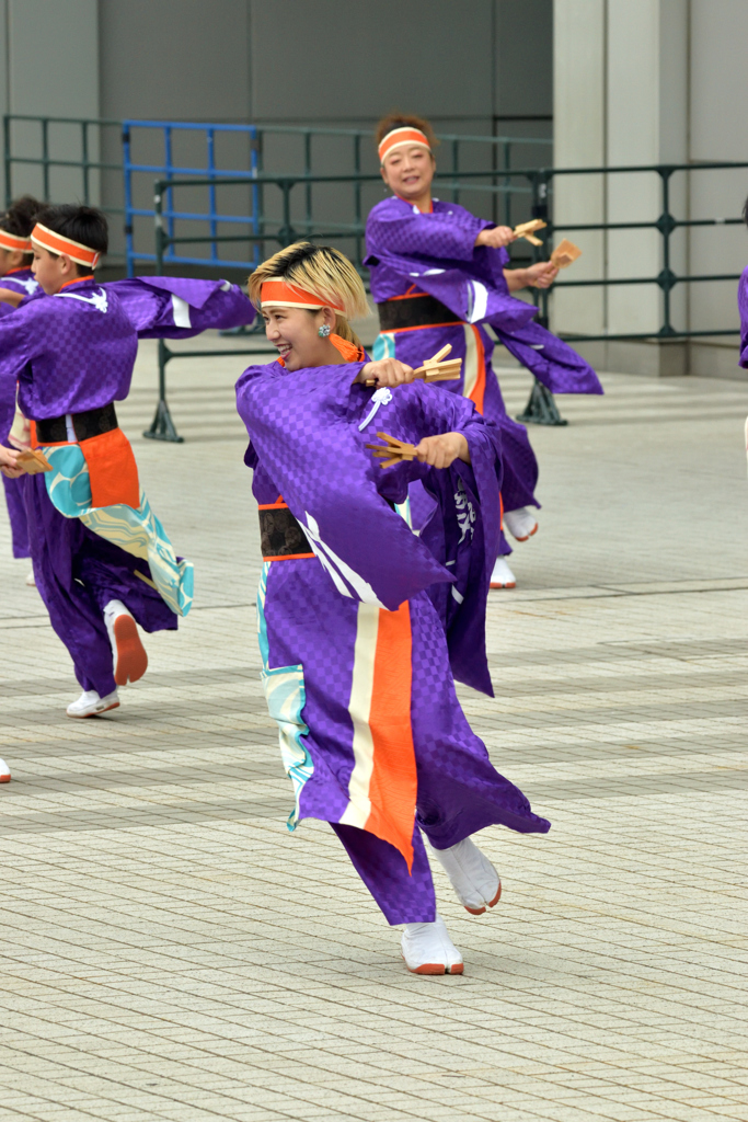 金髪の踊り手さん