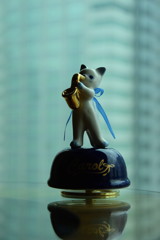 静かに流れる音色。