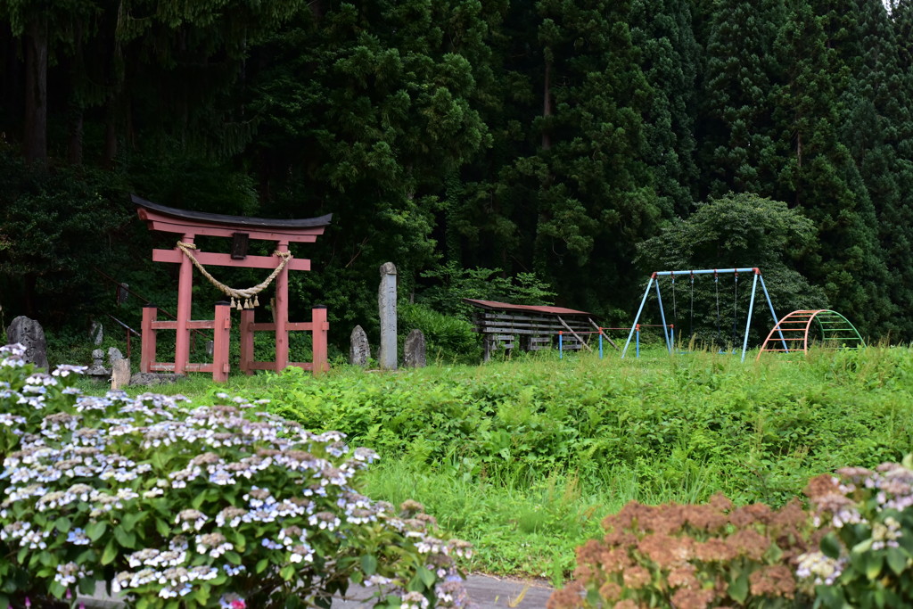 シュールな遊具。